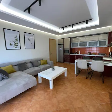 Central Apartment *